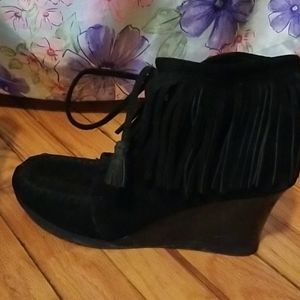 Black suede fringed wedge booties